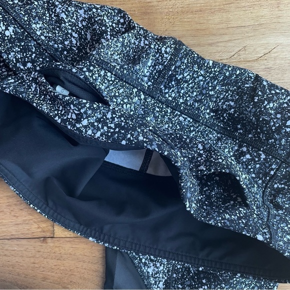 Lululemon Black and White Speckled Mesh Detail Crop Leggings - Picture 5 of 11